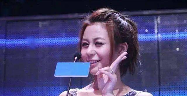 原创宁坐宝马哭也不愿坐自行车上笑的拜金女现在过得怎样了