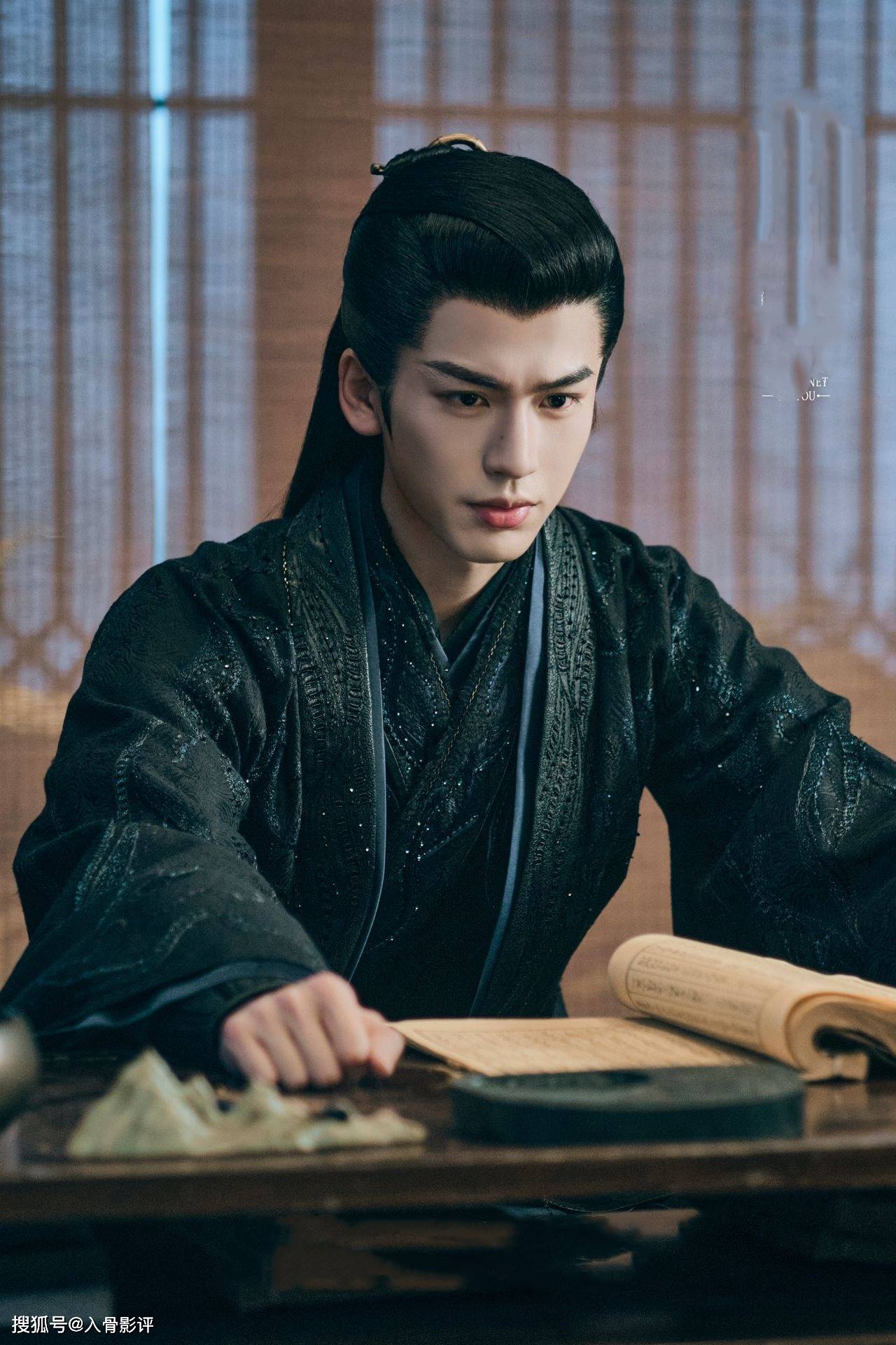 《云之羽》:本以为是恋爱高端局,实际上暗藏蹊跷_云为衫_公子_武功