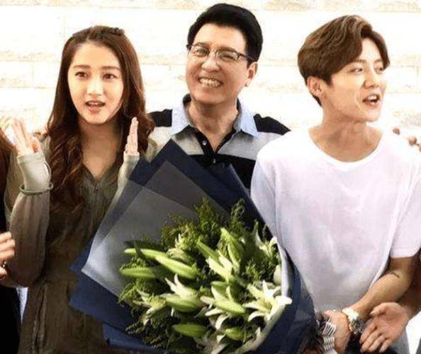 河南36岁小伙花一万彩礼娶19岁非洲"关晓彤",婆婆笑得合不拢嘴_张超