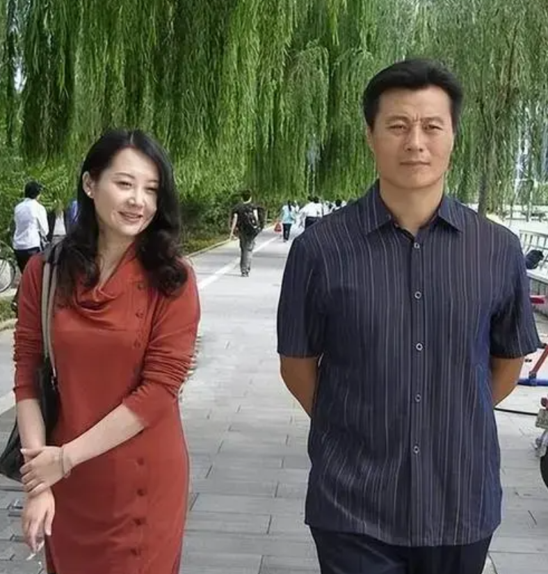 赵亮第二任妻子图片