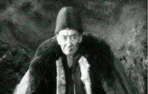 靠三样绝活成为土匪头子,最终死得很凄惨_乐山_东北_日本