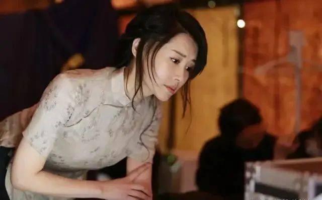 54岁许晴不婚不育终于承认如果他还在我早已是孩子妈妈了