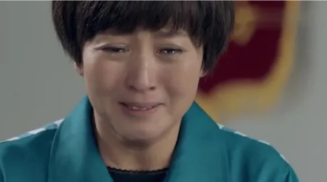 母亲让女儿借10万,让弟弟度过彩礼难关,女儿径直出门驾车离去_张晓敏