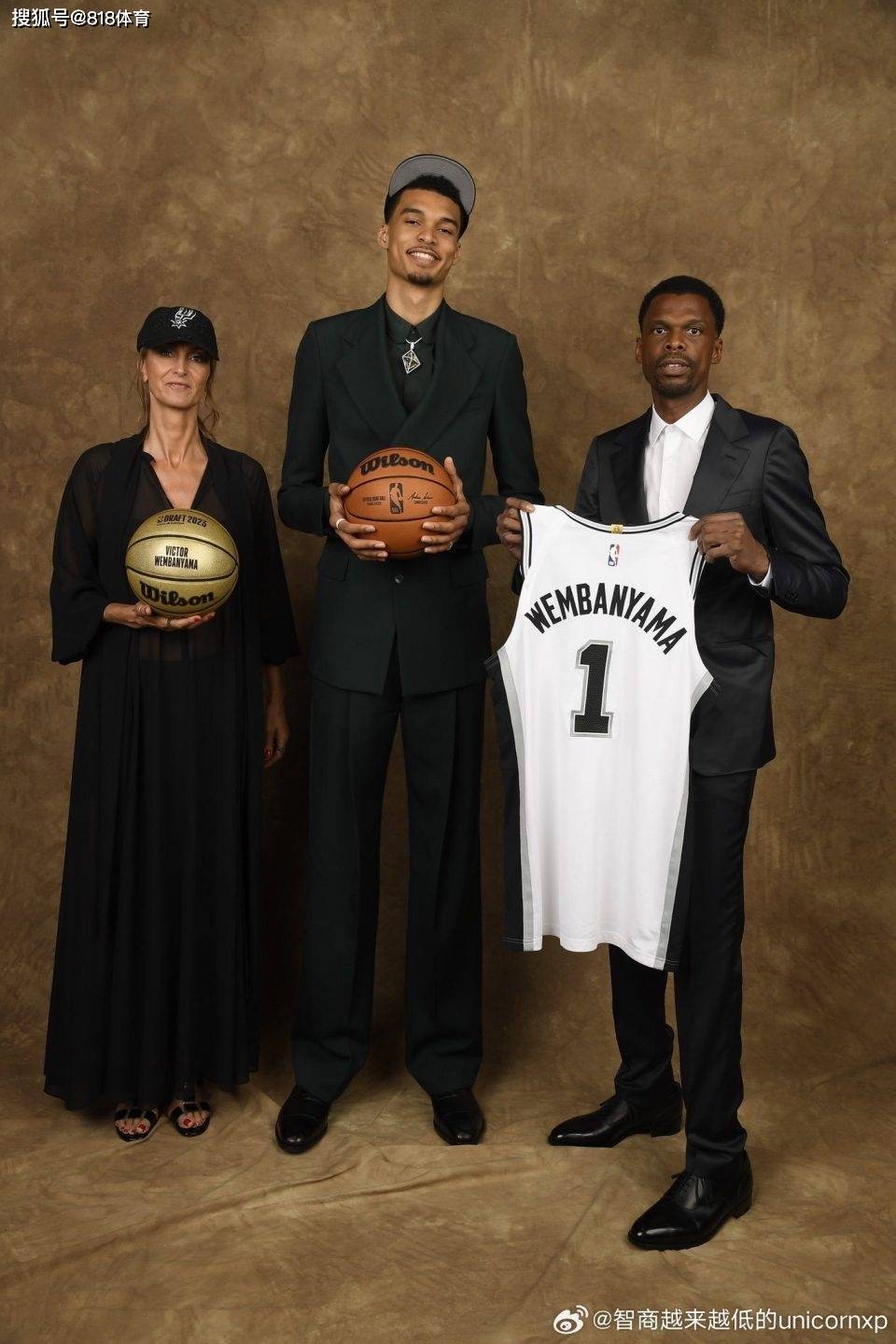 文班亚马16岁弟弟长到2米03,效力法国u21球队参加26年选秀_奥斯卡