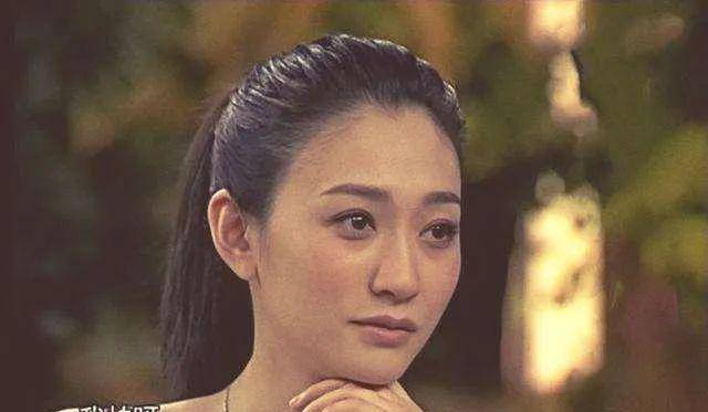 原创同是时尚女神把殷桃和李小冉一对比差距就出来了