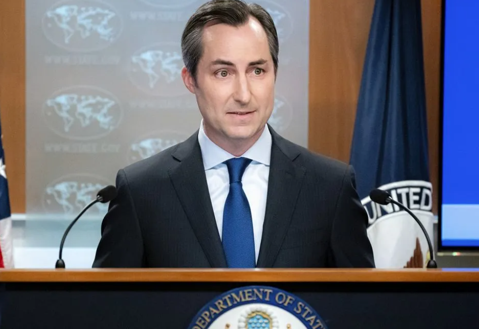 无论美国官员在口头上对