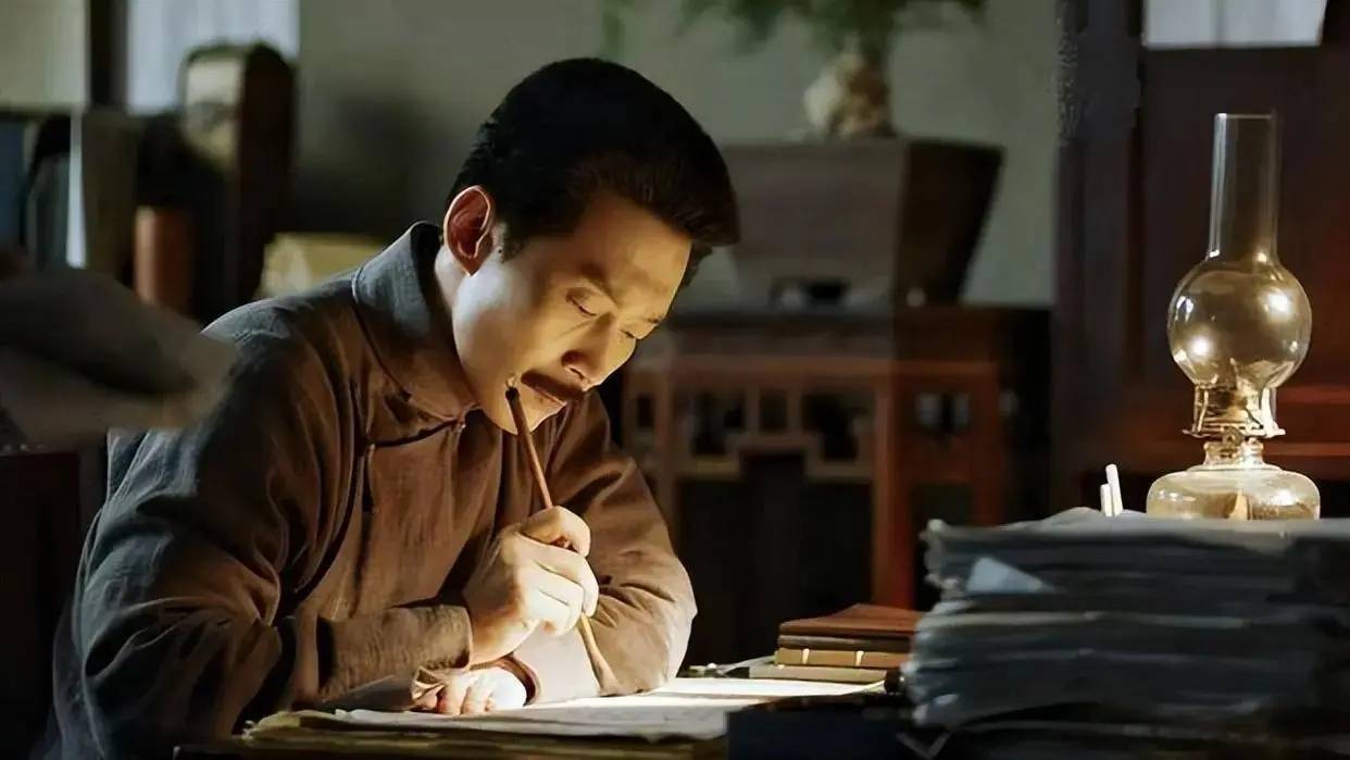 再读鲁迅的《摩罗诗力说》:专制的文明本质,逃不掉的奴隶命运