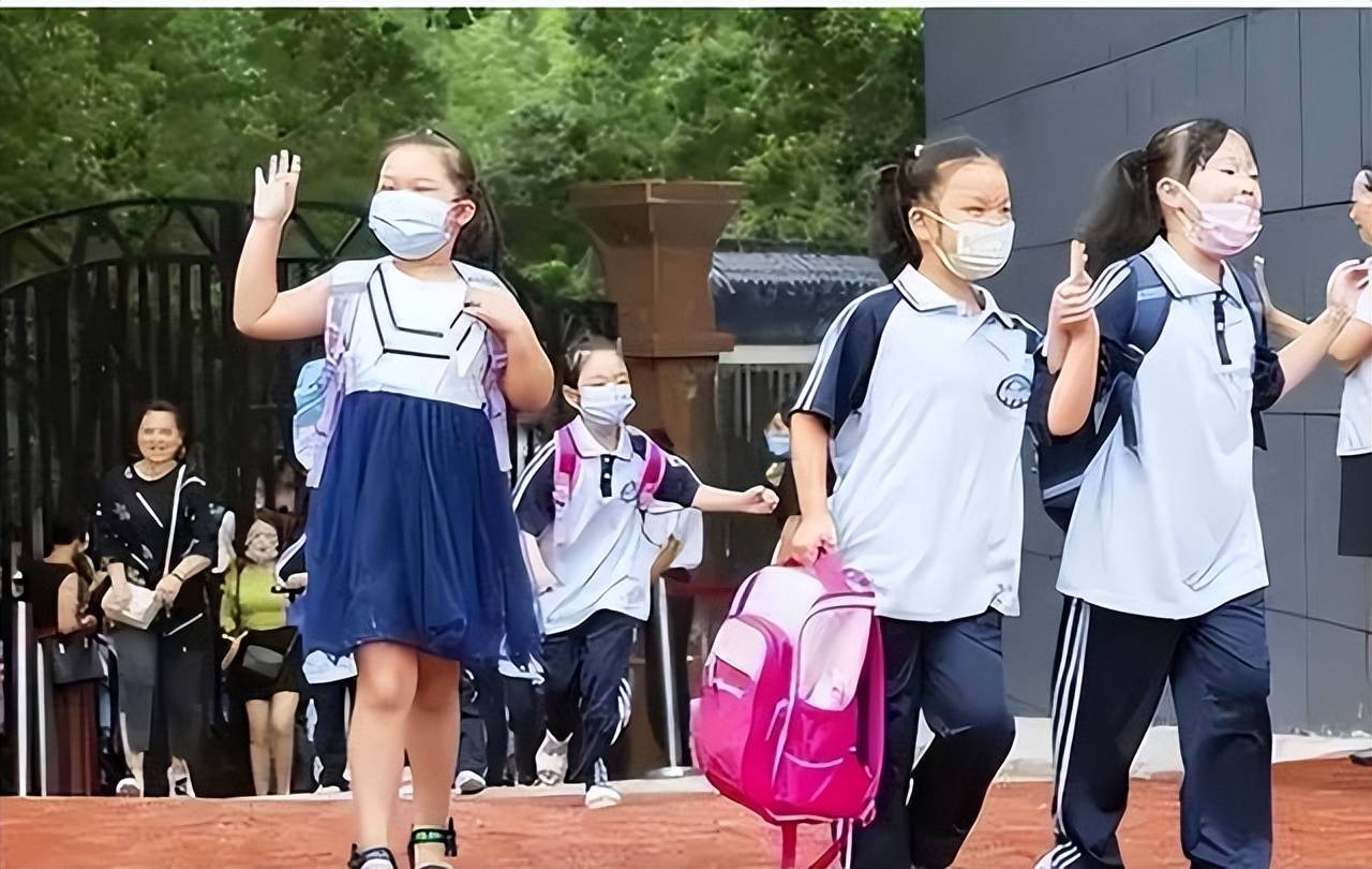 原创2024年放暑假时长曝光上海小学生乐开了花家长却满面愁容