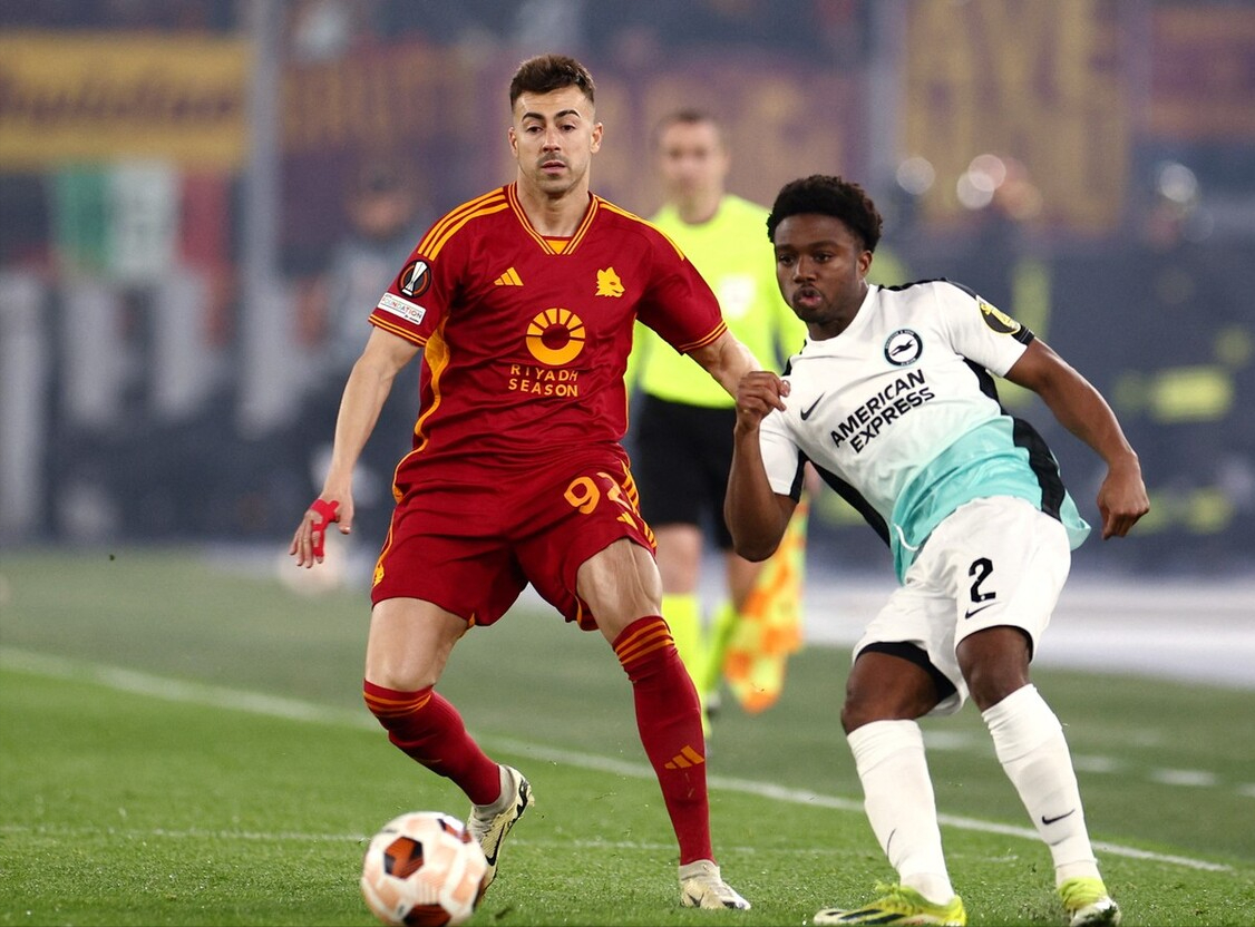 穆帅前东家欧联争冠踢疯,4-0横扫英超劲旅,晋级欧联杯八强稳了_罗马队