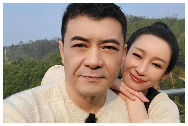 37岁秦海璐生下巨婴症儿子,婆婆疼孙胜亲妈,孩子现状如何?