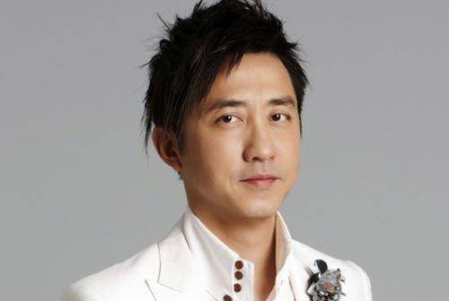 原创庾澄庆晒出自己的家装修风格低调普通但卫生间却太过寒酸