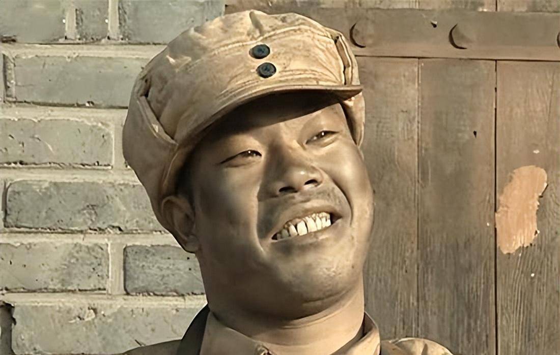 何政军何政军在剧中饰演的角色是赵刚,与李云龙这个角色的性格完全