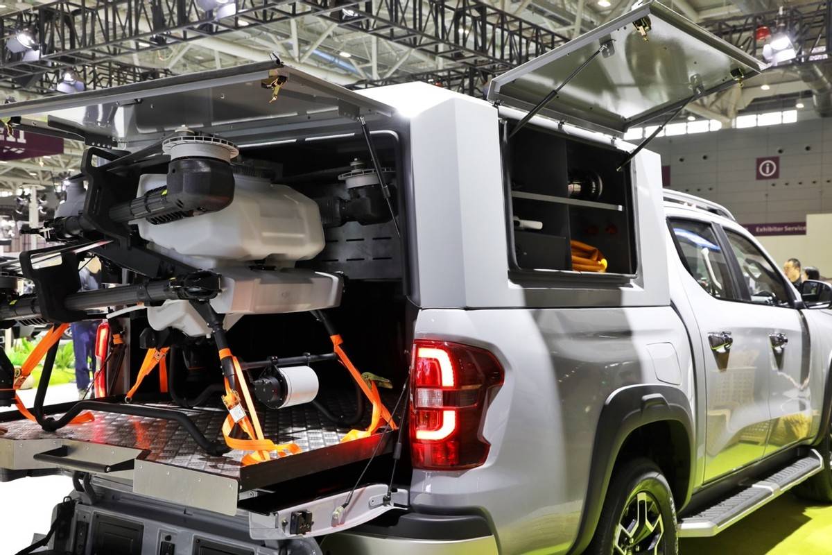 不管是长安峰景·征程者房车,还是长安猎手整体外观改装车,无人机运送