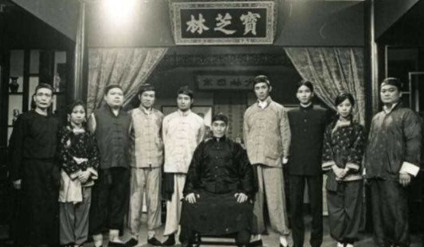 曾发誓不教儿子功夫,69岁离世无钱安葬_黄麒英_莫桂兰_父亲