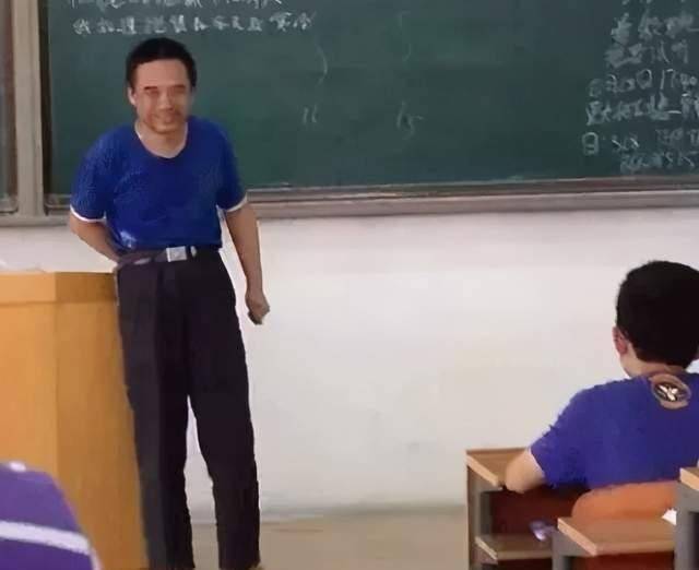 优异的成绩考上了北大,任教之后一手带出了国家的数学梦之队的王晓棕