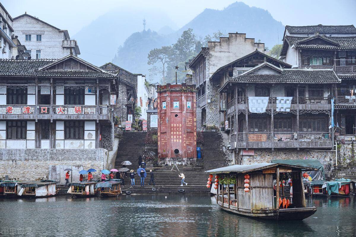 湖南这个小镇,"一脚踏三省",媲美凤凰古镇,而且游客不多_边城镇_文化