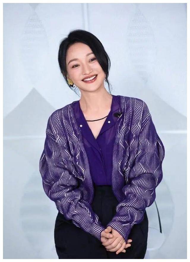 周迅董洁同框49岁僵硬vs43岁优雅差别立现