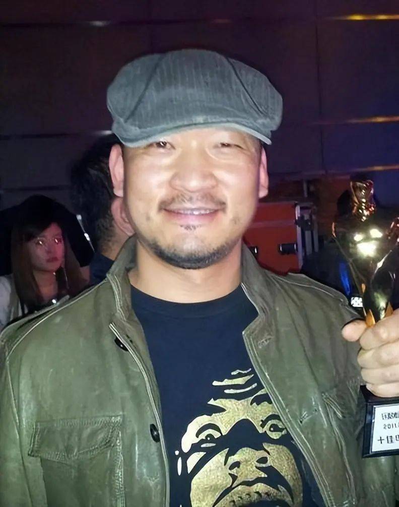 原创猎冰斌子群演奋斗成黄金配角外表凶狠生活中是暖心丈夫