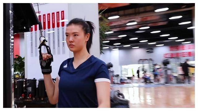 中国女排新变化:袁心玥王文涵集体协作,张常宁闪耀亮相_进攻_训练