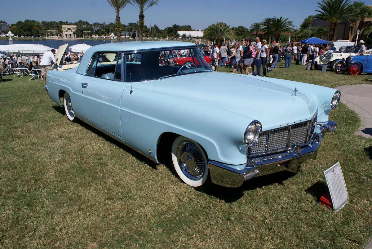 霸气的外观//品读上世纪美系车型天马行空的设计——林肯大陆_搜狐