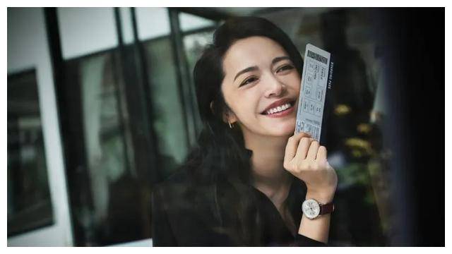 姚晨,长相抢眼,疑似长胜不败,背后的内幕你知多少?_表演_成功_才华