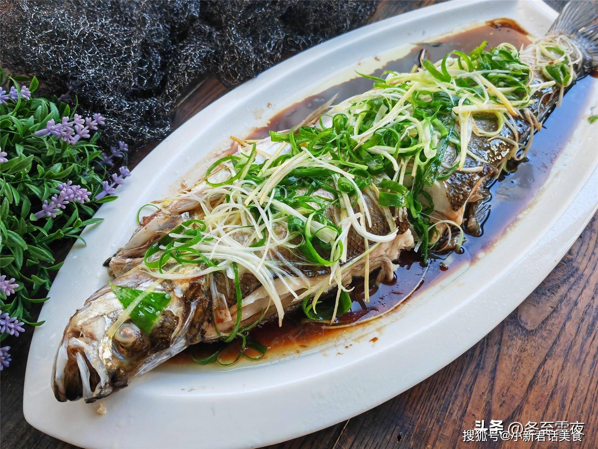 大白鱼怎样做好吃?清蒸做法最好吃,肉嫩味鲜,一点也不腥,好吃