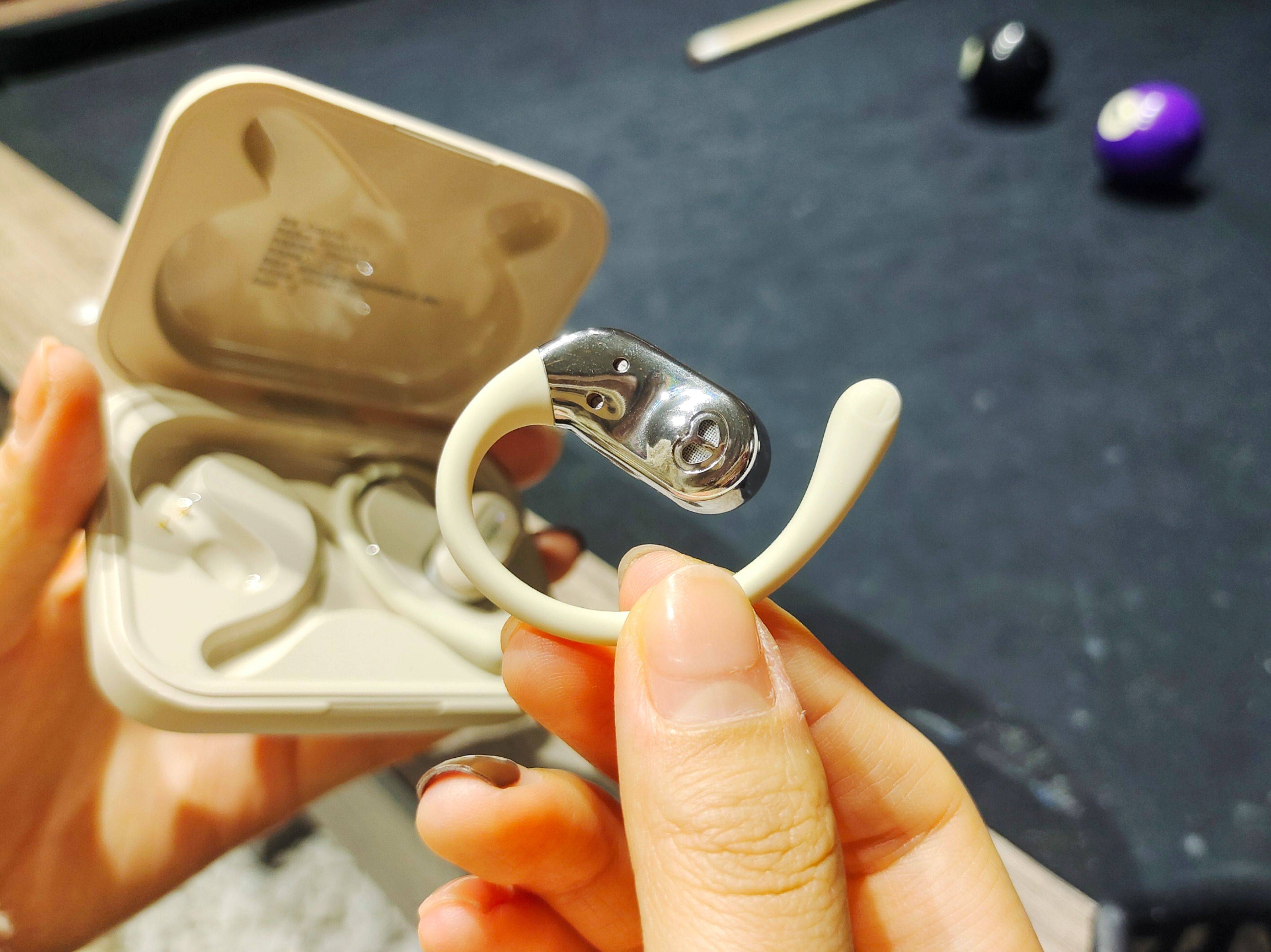 西圣Air开放式耳机，贴耳不入耳，音乐流畅杜绝漏音