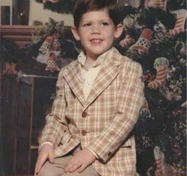 原创37年前引发轰动的巨婴刚落地就有145斤后来怎么样