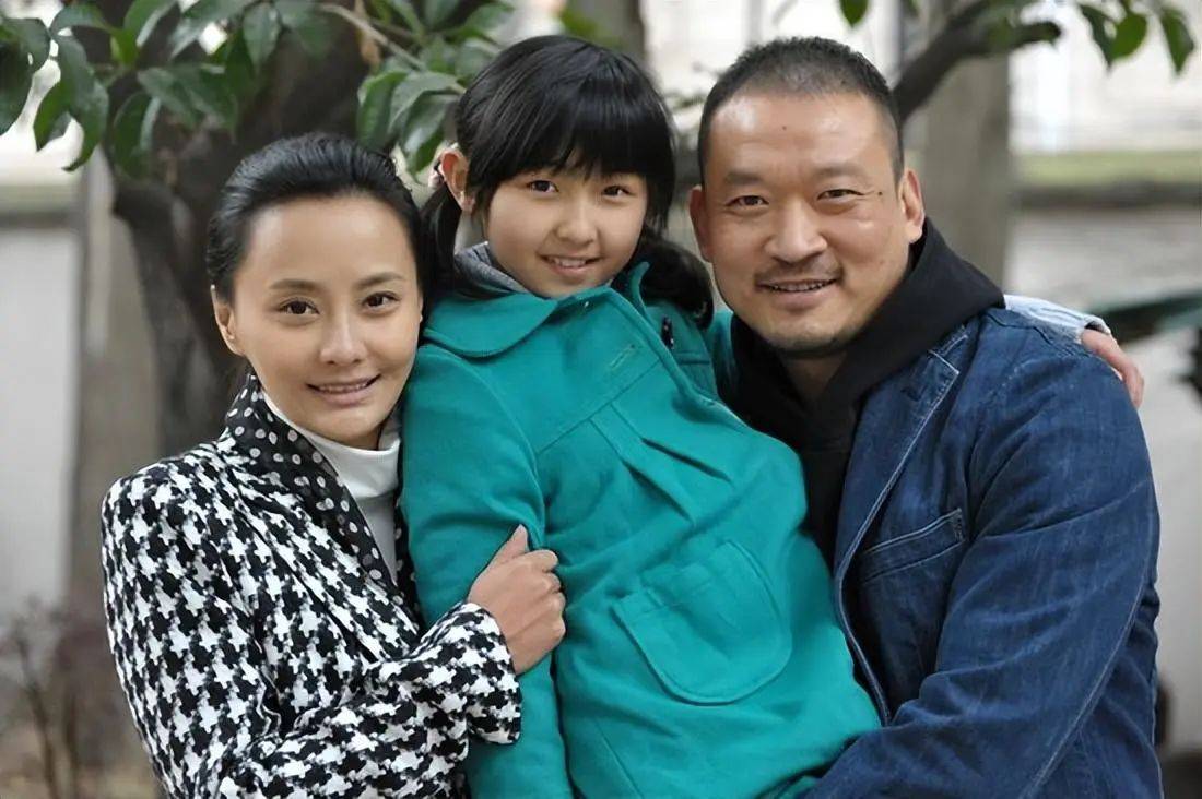 《猎冰》斌子:群演奋斗成黄金配角,外表凶狠,生活中是暖心丈夫