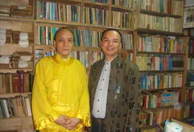 没抢到票,在火车站大喊:除了我你们都是奴隶_爱新觉罗·_身份_生活
