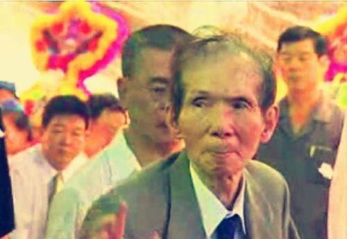 反而还帮着当地做了不少的好事,当地警方和黑道上有什么矛盾的时候