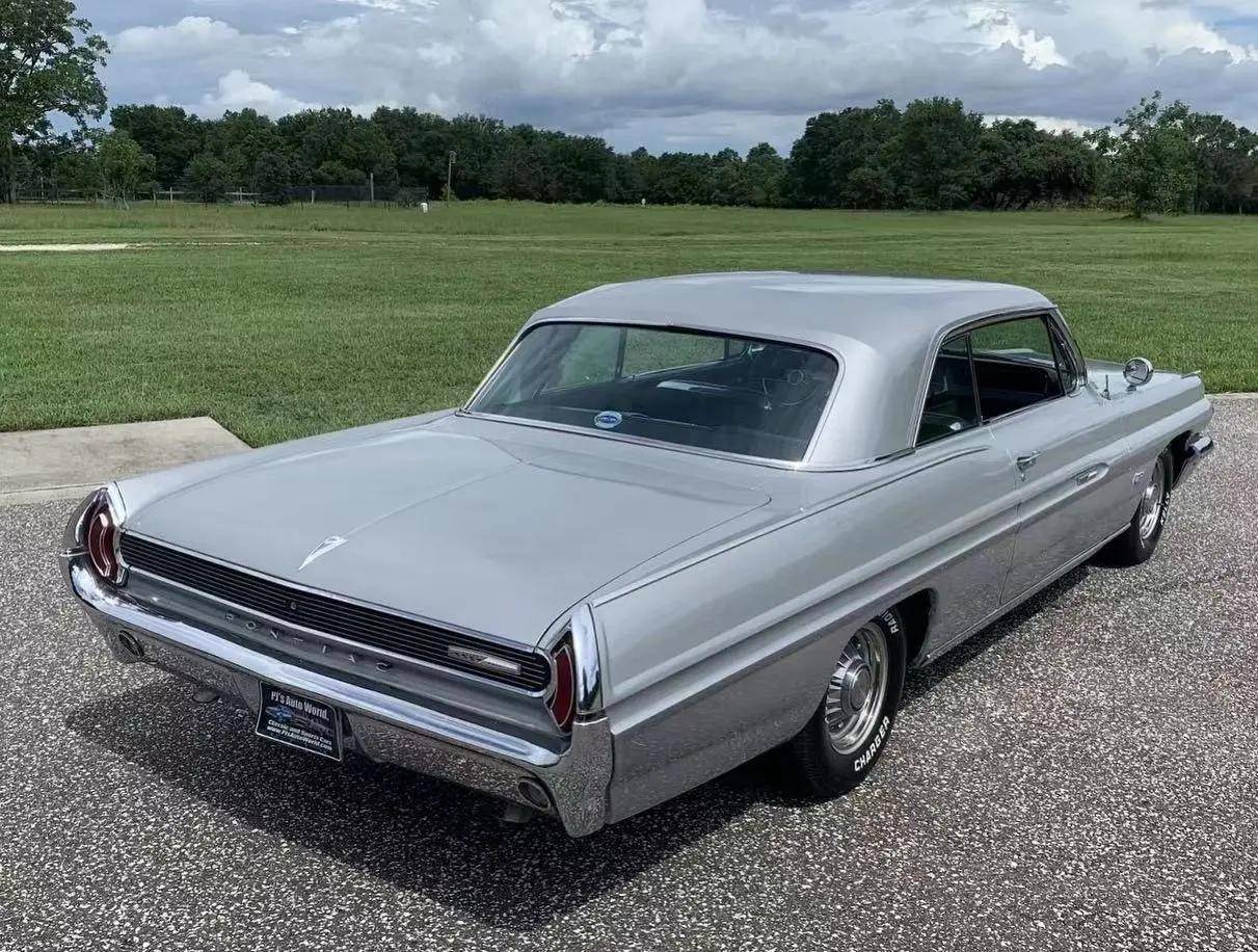 一辆美丽的1962年庞蒂亚克大奖赛轿跑车_搜狐汽车_搜狐网