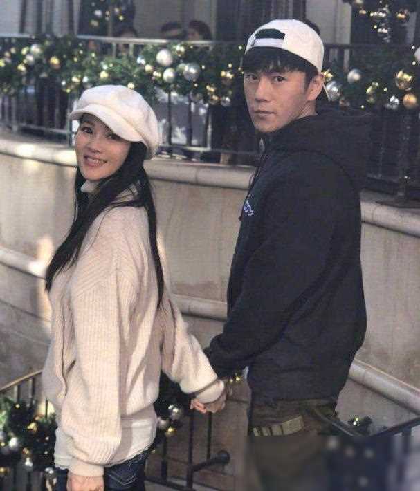 "夫妻同林鸟,大难互救情"伊能静秦昊共度难关!_人生_演艺_生活