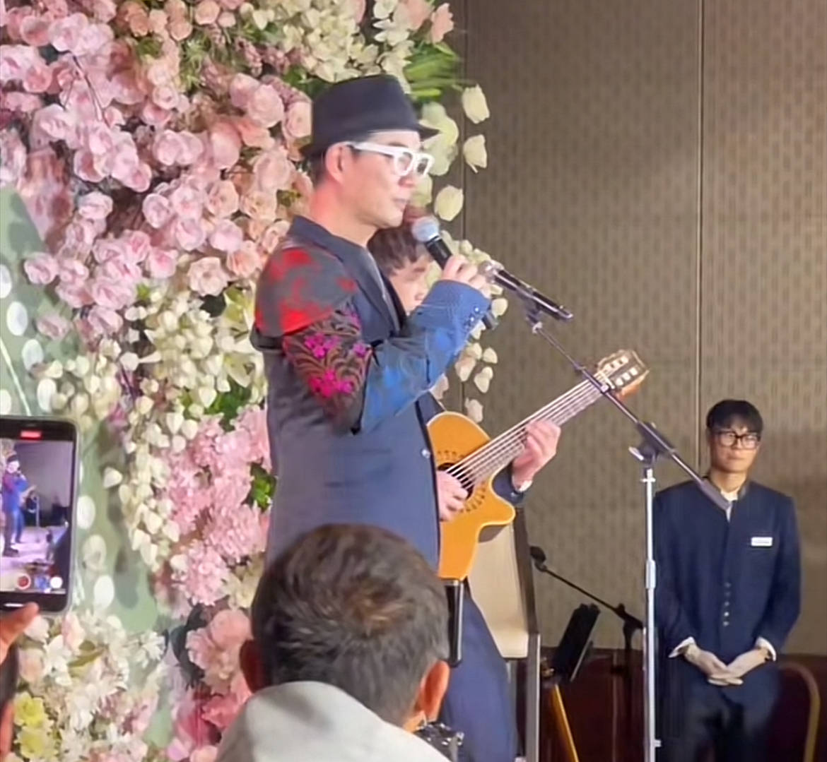 原创55岁黄品源北京举行婚礼小24岁俄罗斯妻子异域漂亮任贤齐献唱