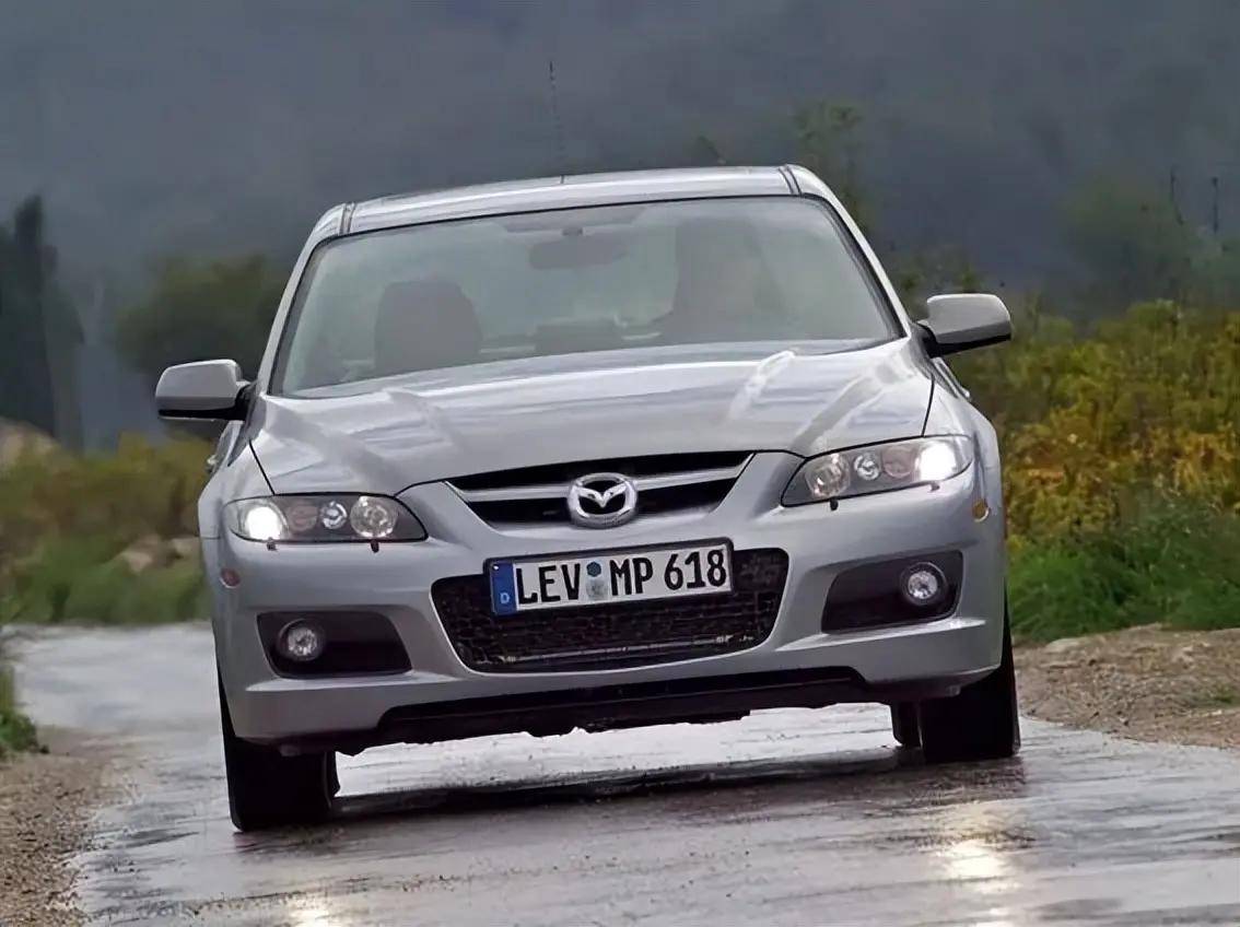 2002-2008年● 第一代马自达atenza(马自达6)回顾一下一代神车的发展