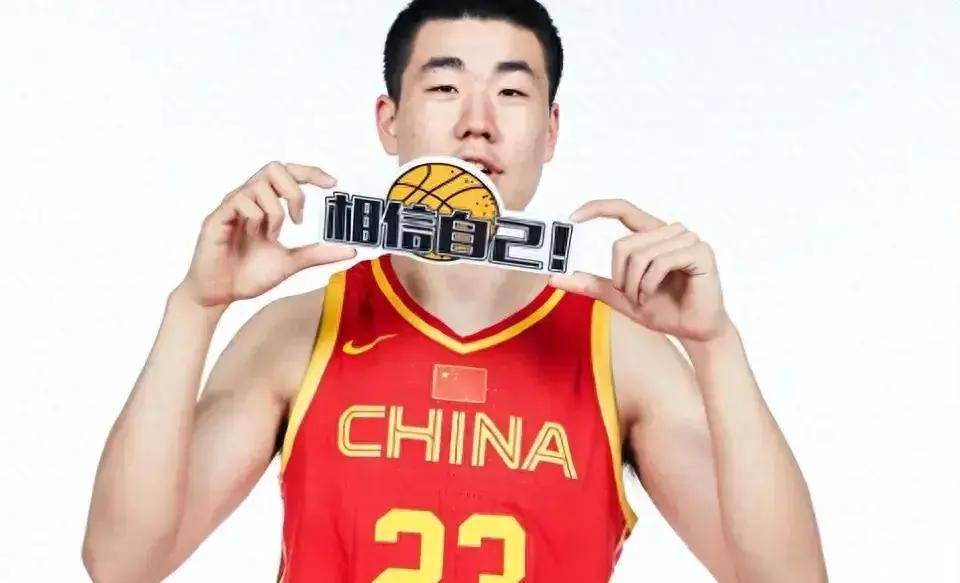 原创23号球衣的新疆广汇逼王王泉泽终于迎来复苏一战