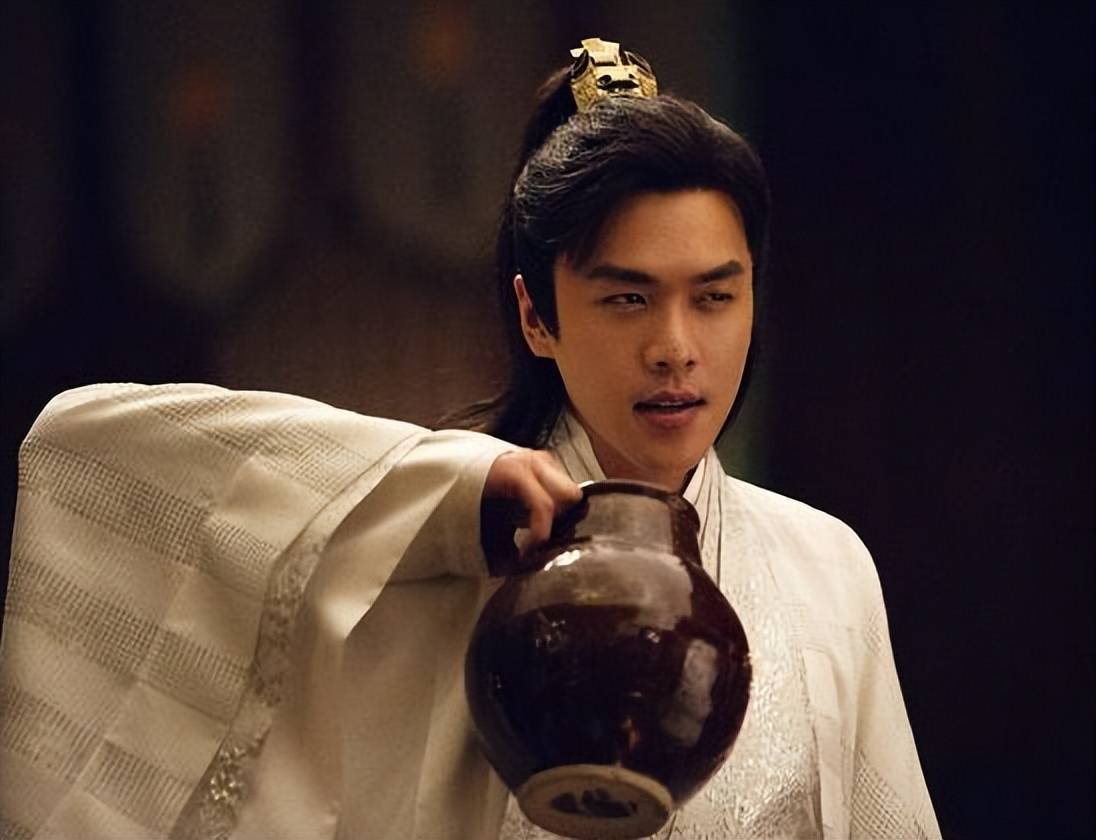 原创张若昀新剧已定唐嫣出演张若昀的妈妈了这简直让人难以置信