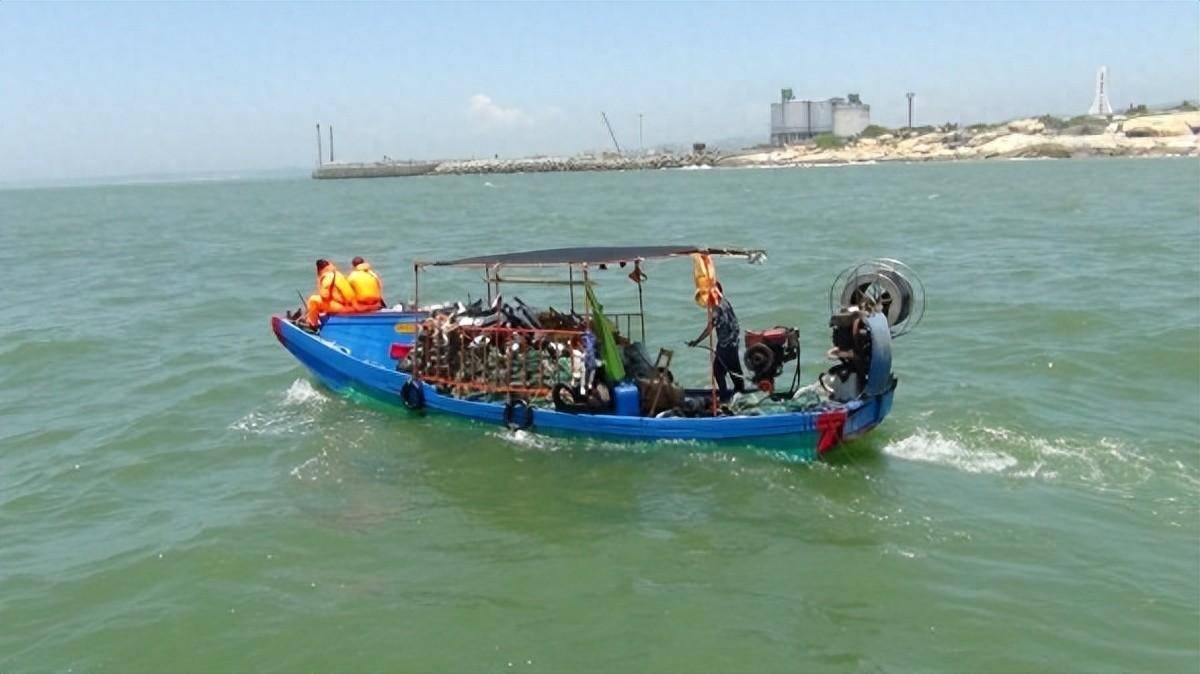 福建船只迫近台岛6海里捕鱼,台军"海巡署"哑火引热议_大陆_渔船_两岸
