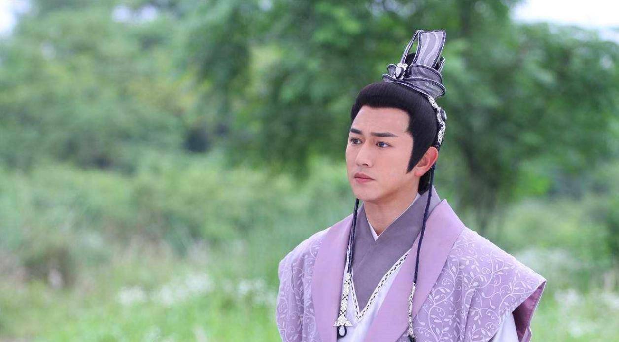 原创此女出世时其父梦见亭台的匾额上写了两个字数年后字字应验了