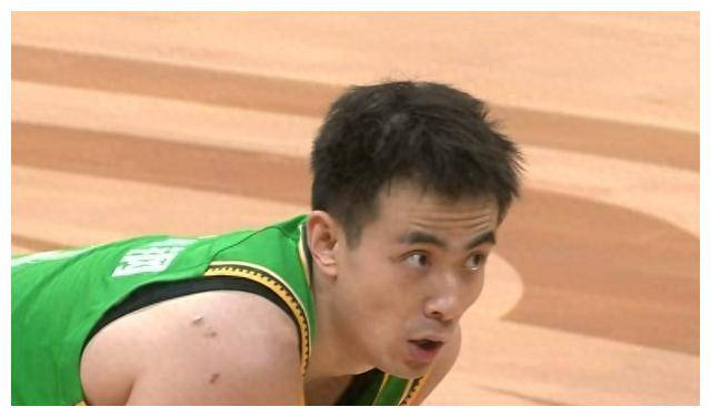 辽宁擒广州赢得4连胜张镇麟狂砍33分赵继伟揭开残酷现实