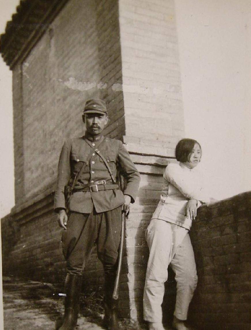 原创因长得好看她17岁被掳走慰安椅上遭受折磨被救时士兵落泪