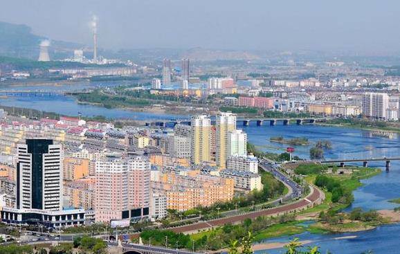 因为抚松新城处于长白山腹地,而长白山景区又是我国的知名景区,每年都