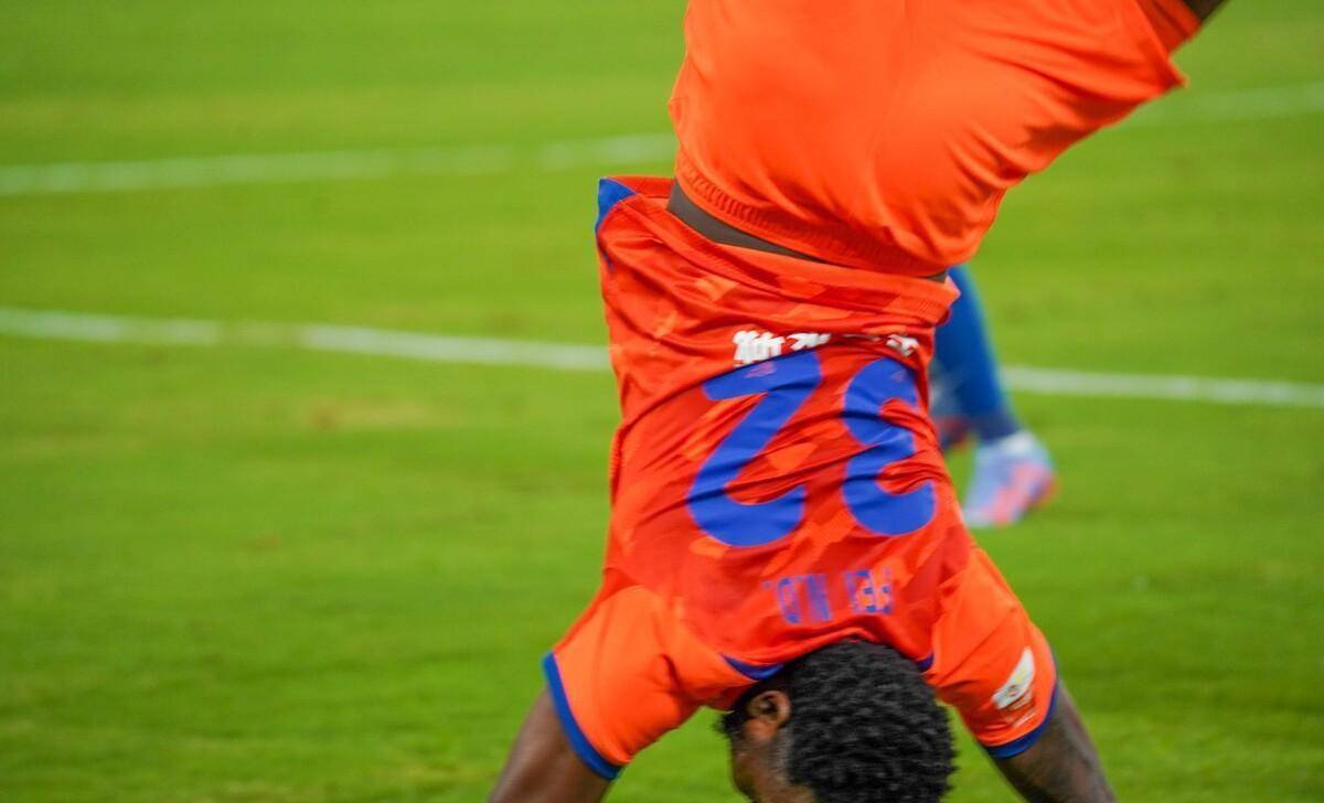 亚冠惊现"小摩托"费南多,国足新帅该醒醒了!