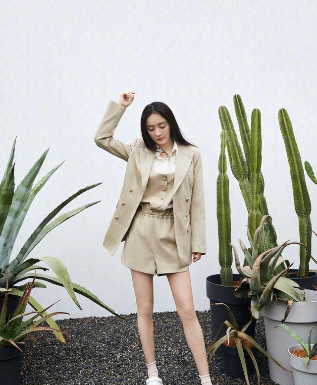 原创杨幂晒生活美照俏皮清新可爱少女感满满