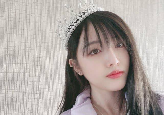 原创原创吴宣仪为了掩饰自己长胖故意给自己p尖下巴效果比整容还明显