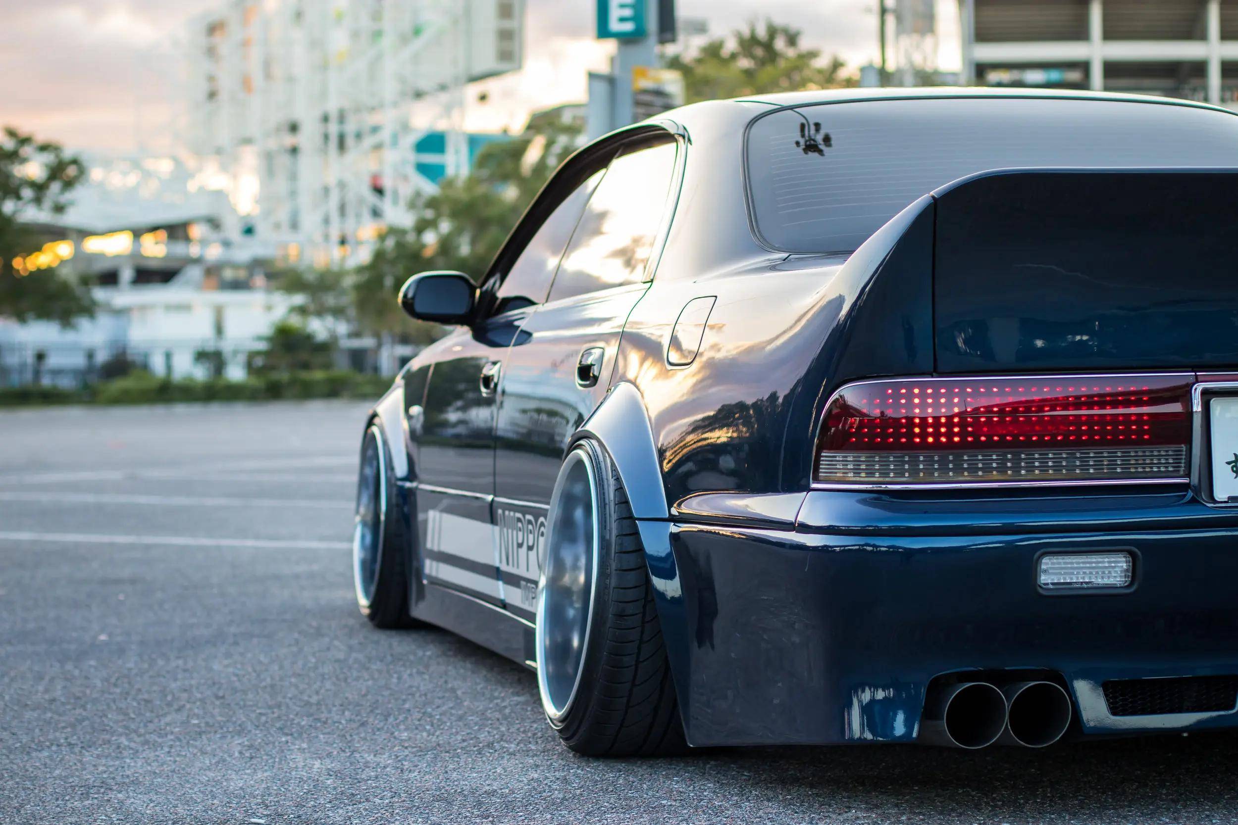 美国车商出售1992款丰田皇冠马杰斯塔 成交价1.