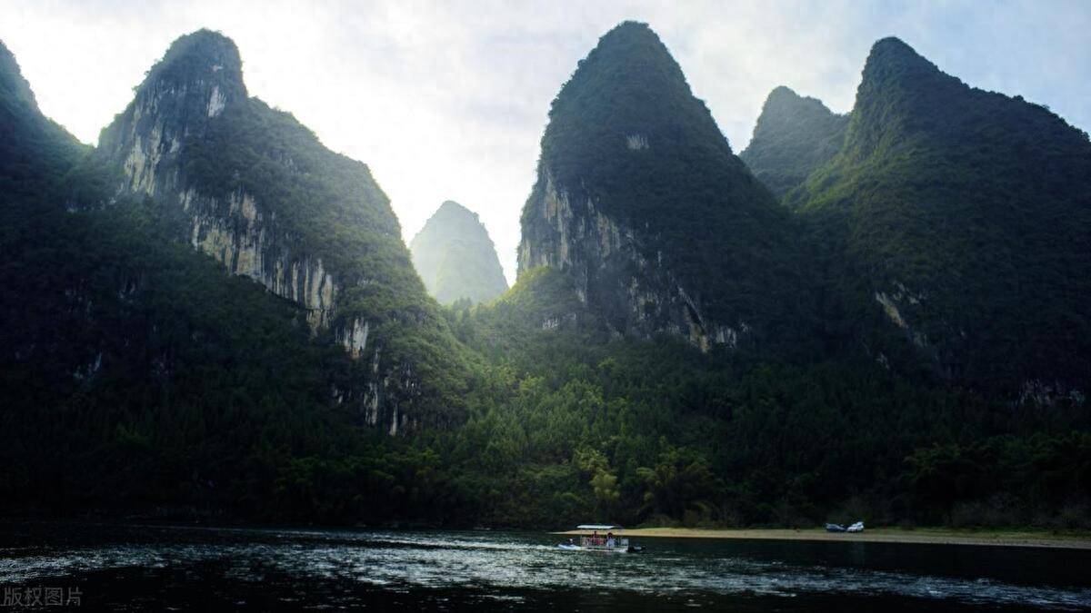 来广西旅游看广西十万大山不虚此行