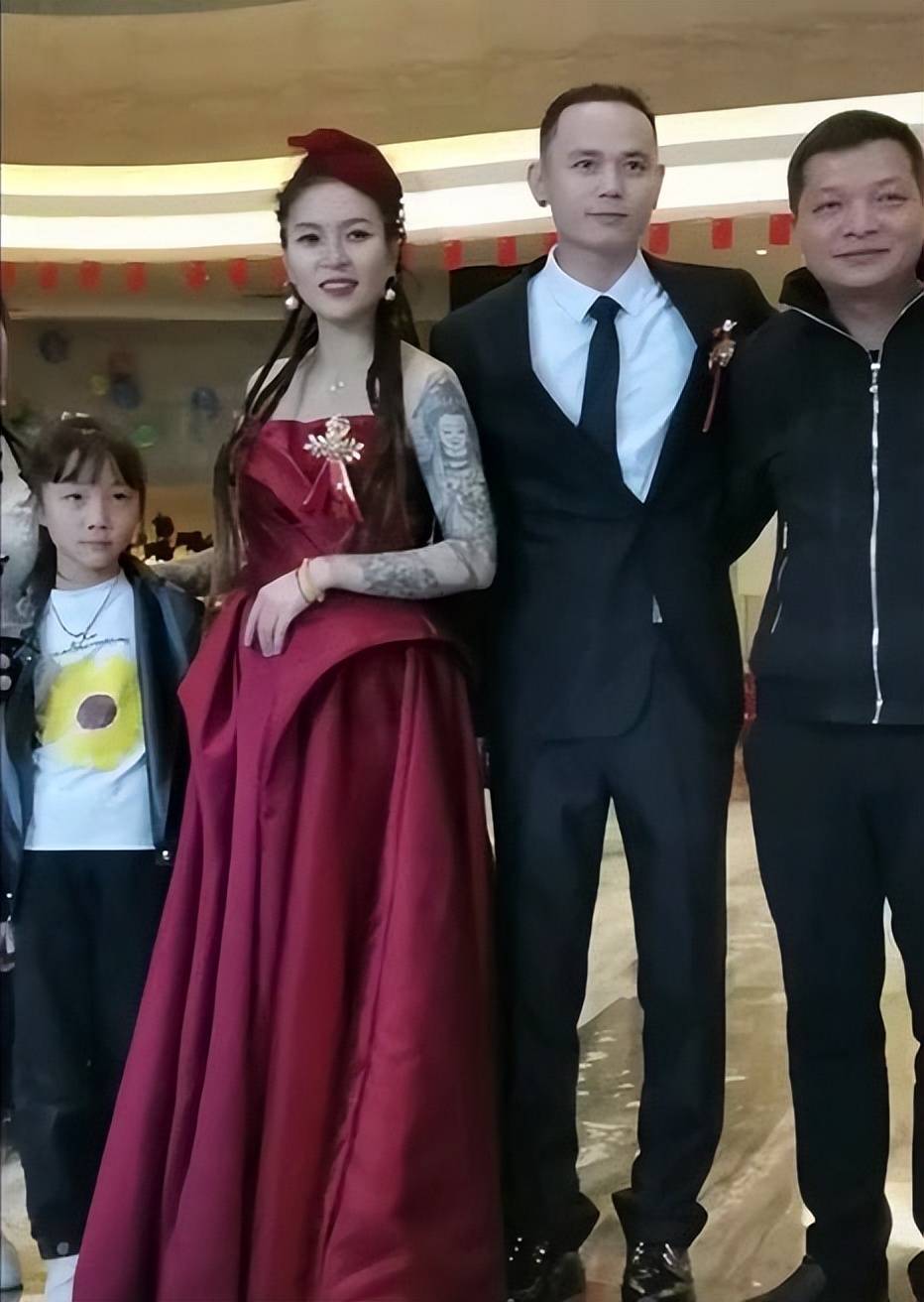 原创好声音毕夏张恒远低调结婚两人都是汪峰的学员婚礼照曝光