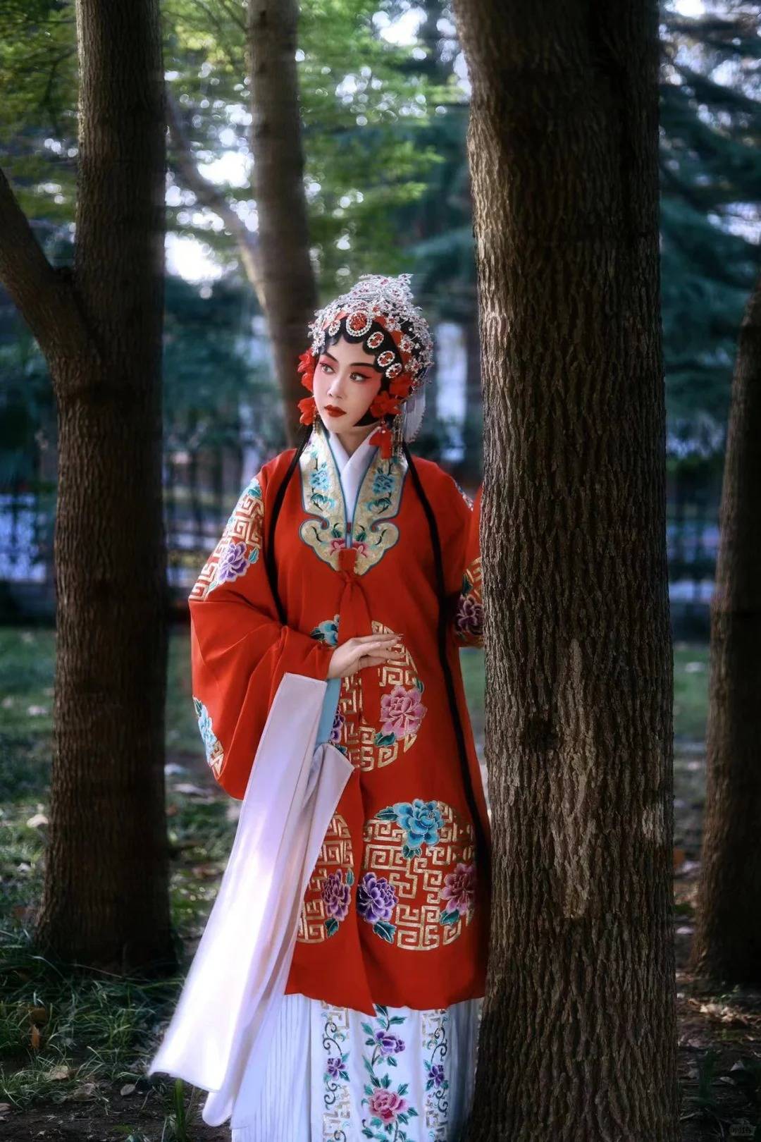 委婉行腔滋肺腑余音美妙胜琼浆名家名段戏曲演唱会安阳
