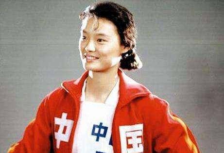 原创女排功勋周晓兰遭高层排挤移民美国生两女儿直言感谢祖国培养